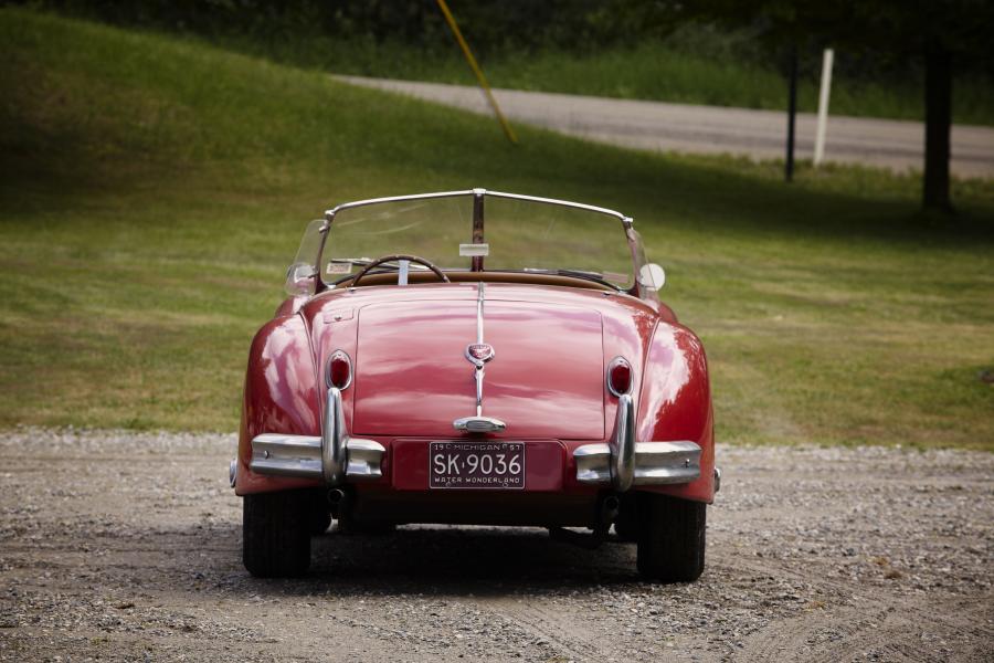 Jaguar XK140 Roadster 1957 года  (фото 3 из 18)